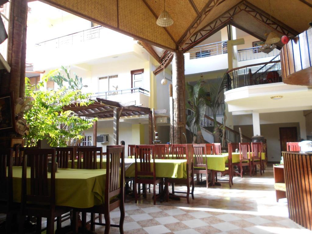 De Loro Inn And Restaurant Puerto Princesa Екстериор снимка