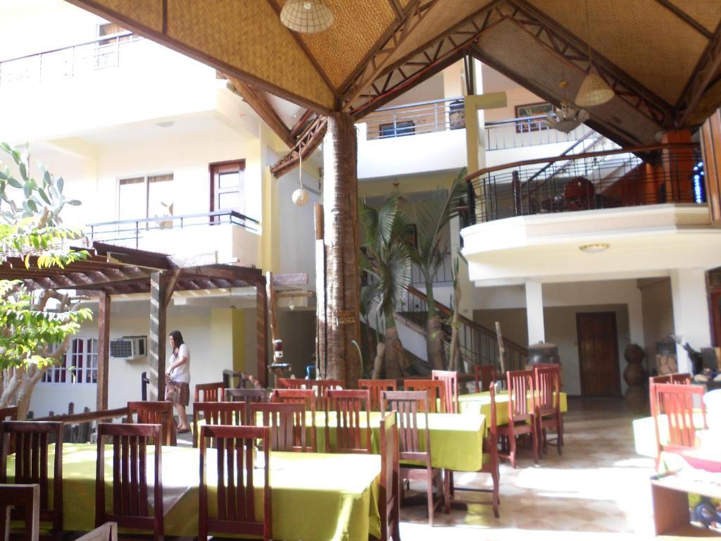 De Loro Inn And Restaurant Puerto Princesa Екстериор снимка