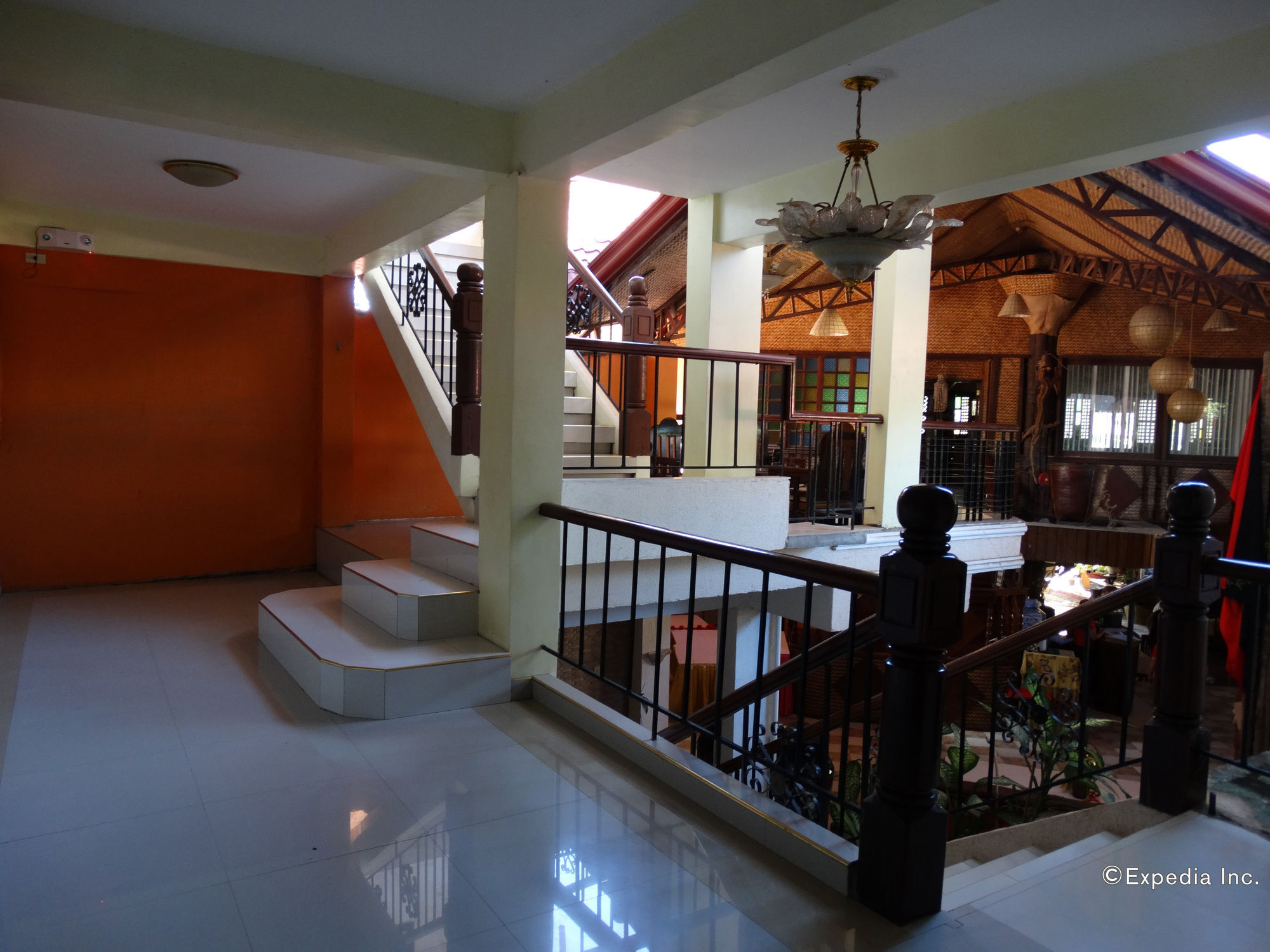 De Loro Inn And Restaurant Puerto Princesa Екстериор снимка